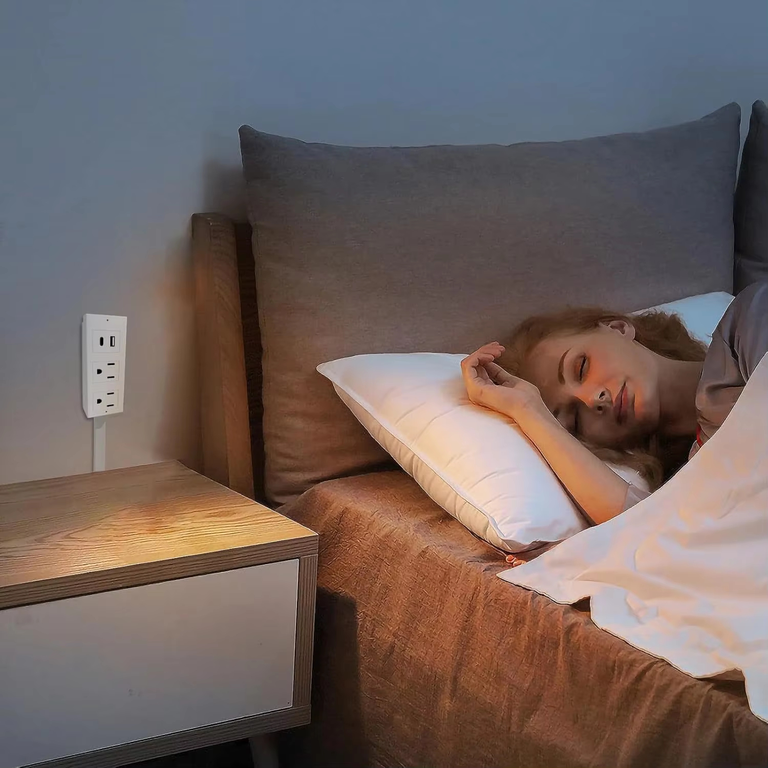 Retractable Outlet Extender with USB-A & USB-C – US/UK/AU