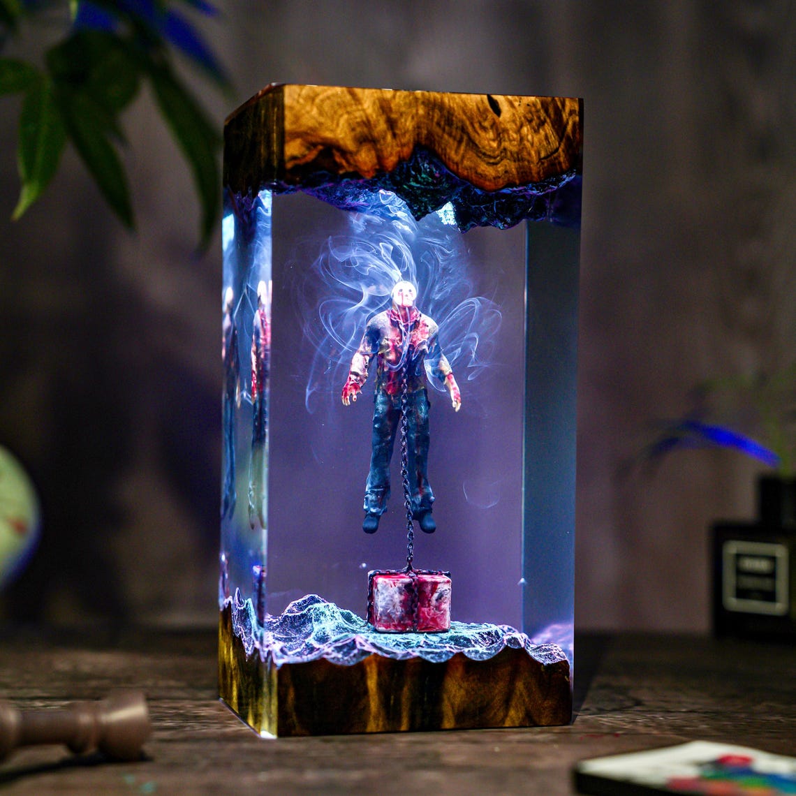 Masked Killer Resin Lamp, Horror Killer Figure Night Light, Halloween Decor, Horror Fan Gift