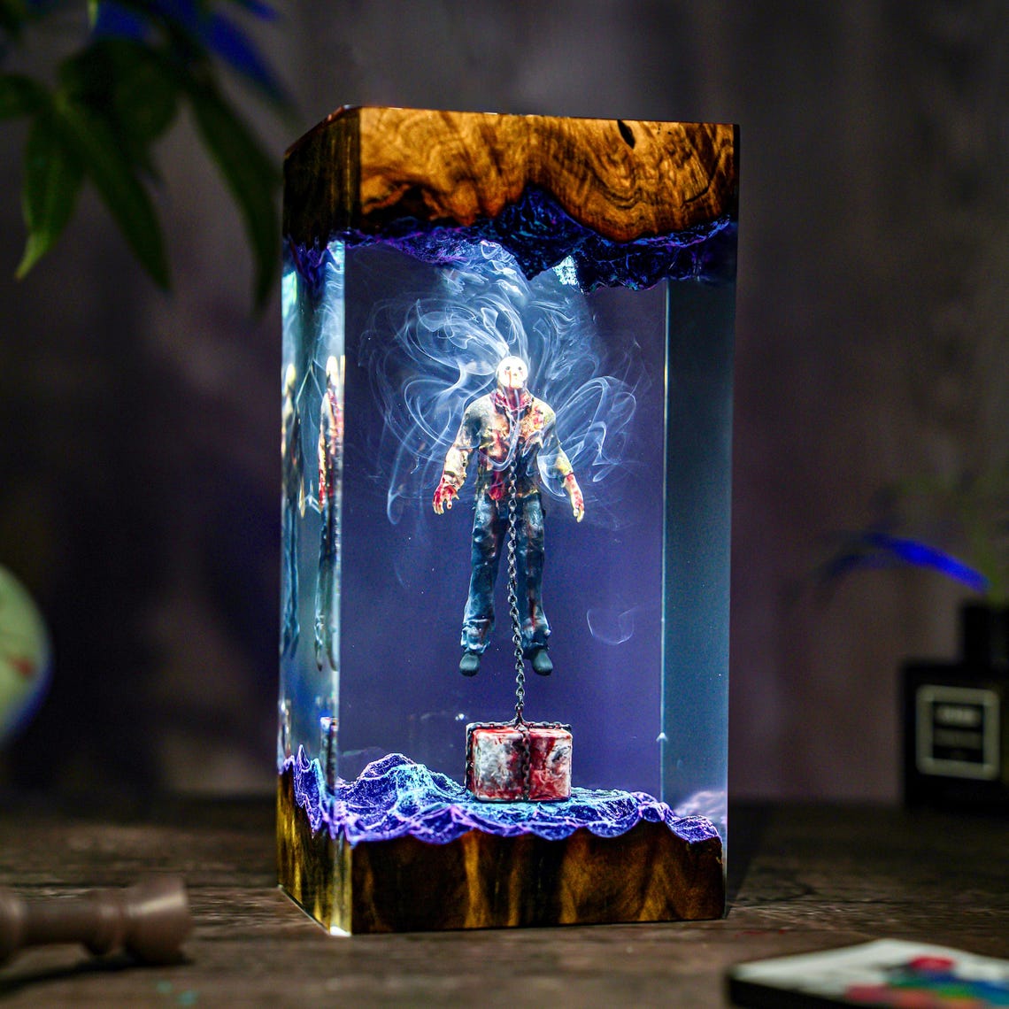 Masked Killer Resin Lamp, Horror Killer Figure Night Light, Halloween Decor, Horror Fan Gift
