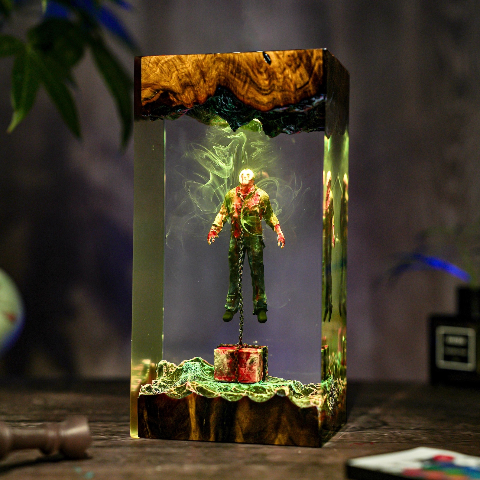 Masked Killer Resin Lamp, Horror Killer Figure Night Light, Halloween Decor, Horror Fan Gift