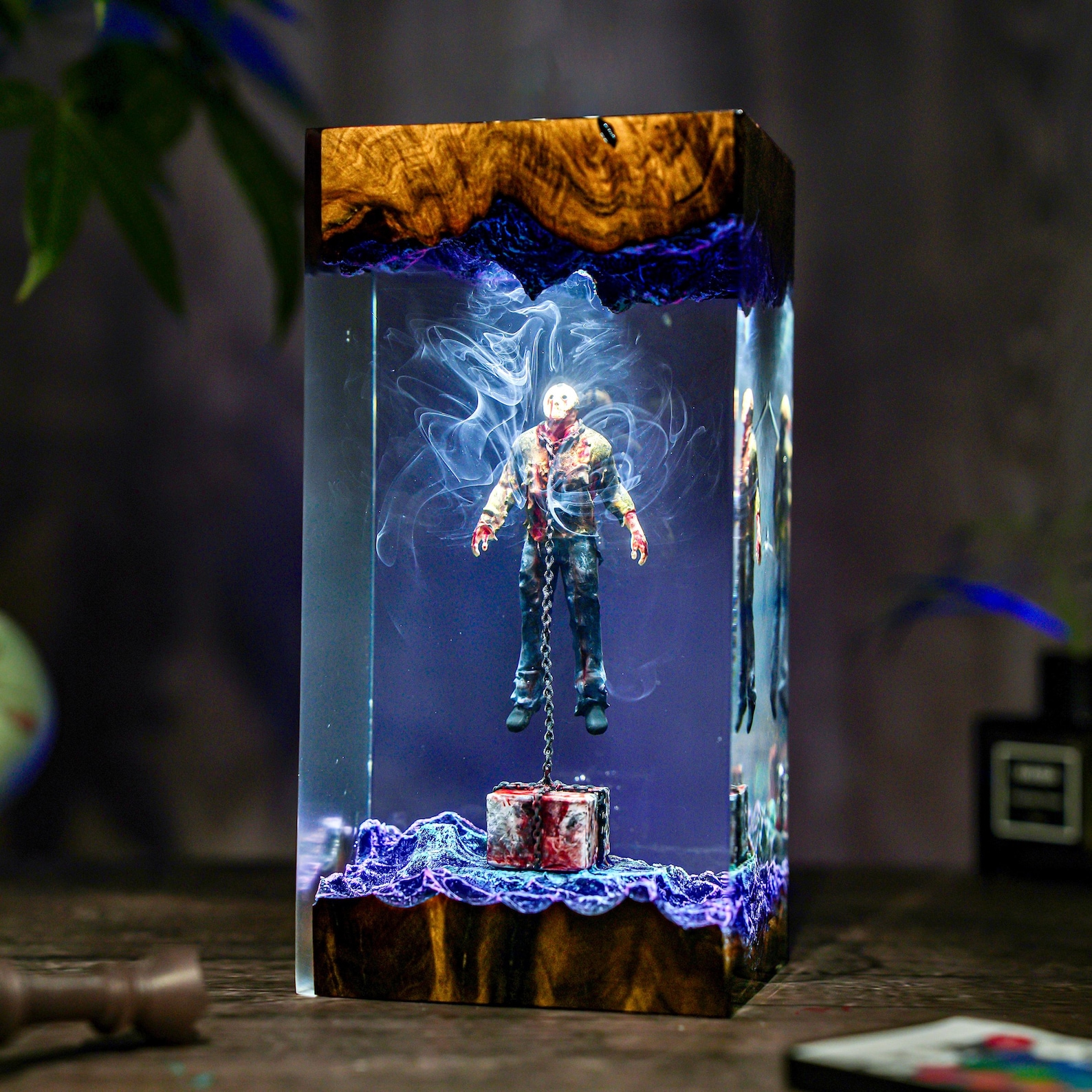 Masked Killer Resin Lamp, Horror Killer Figure Night Light, Halloween Decor, Horror Fan Gift