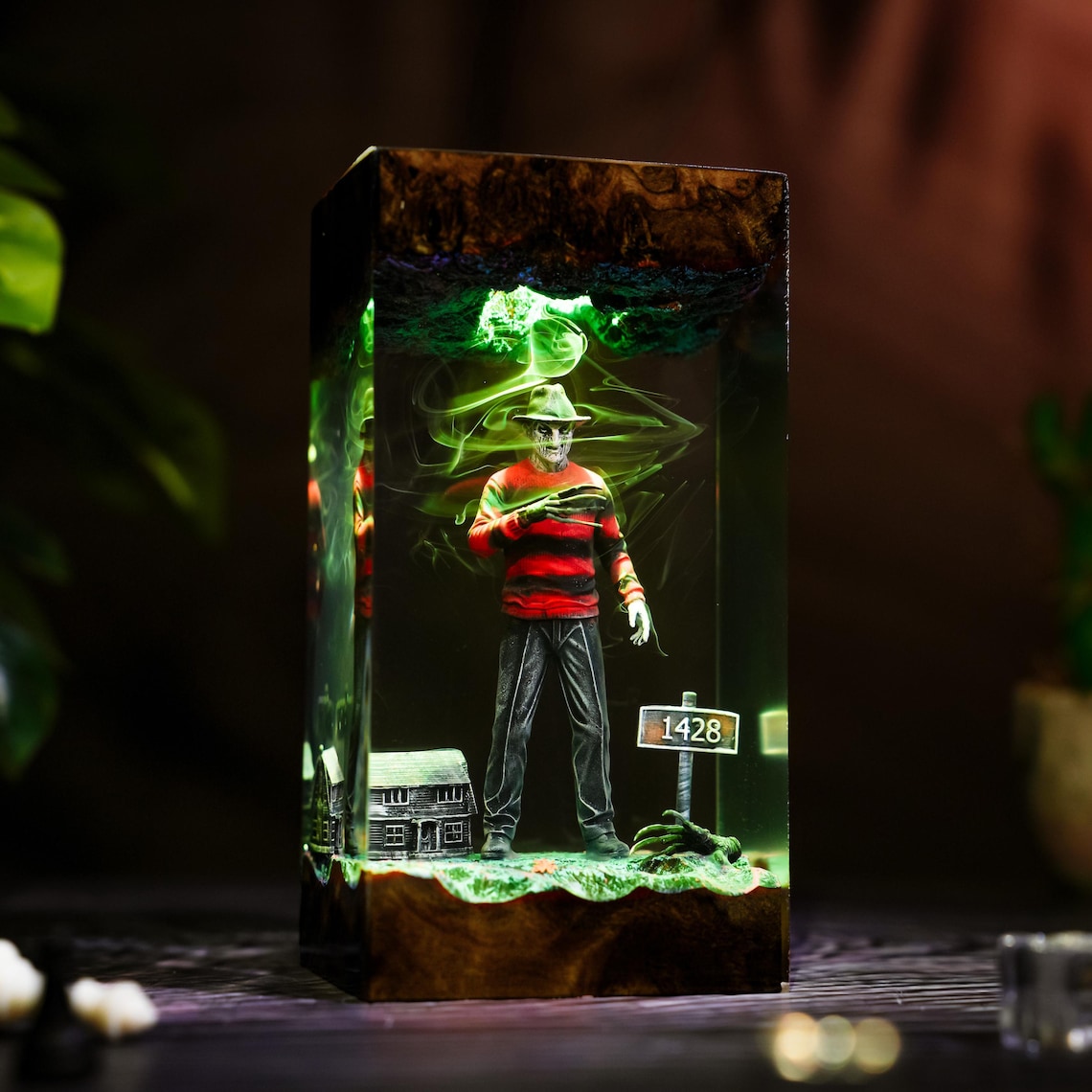 Nightmare Killer Resin Lamp, Horror Figure Night Light, Halloween Decor, Spooky Horror Fan Gift