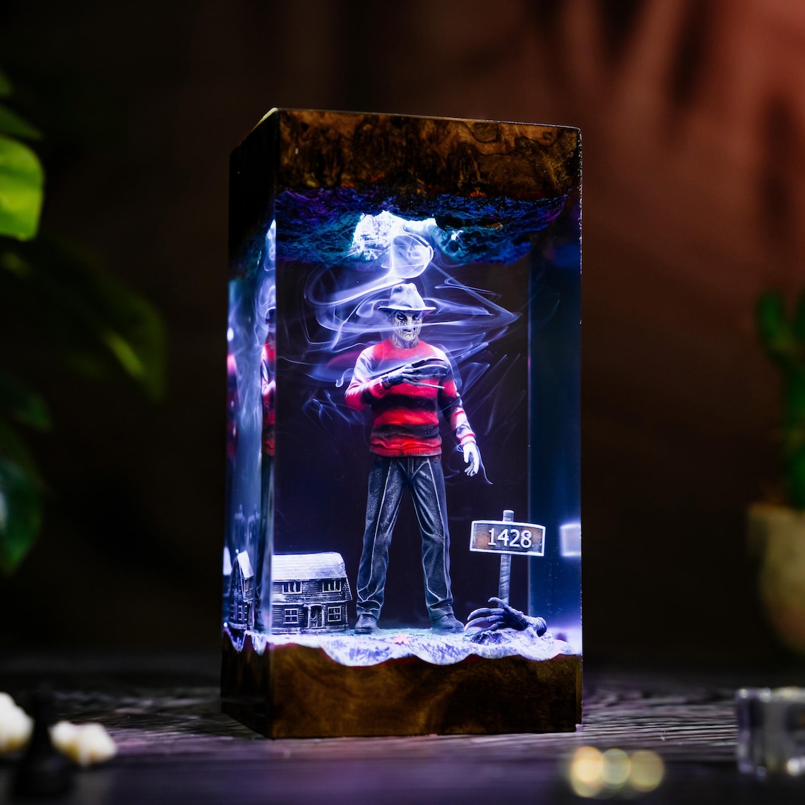 Nightmare Killer Resin Lamp, Horror Figure Night Light, Halloween Decor, Spooky Horror Fan Gift