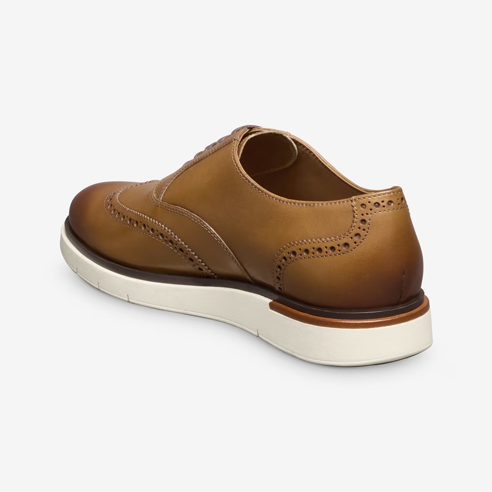 Almond Commuting Style Lace-up Hybrid Oxford