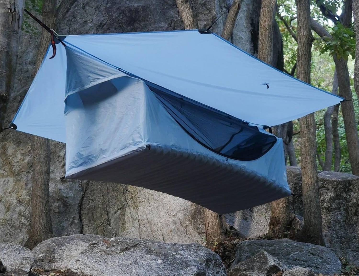 Flat-lying waterproof hammock tent