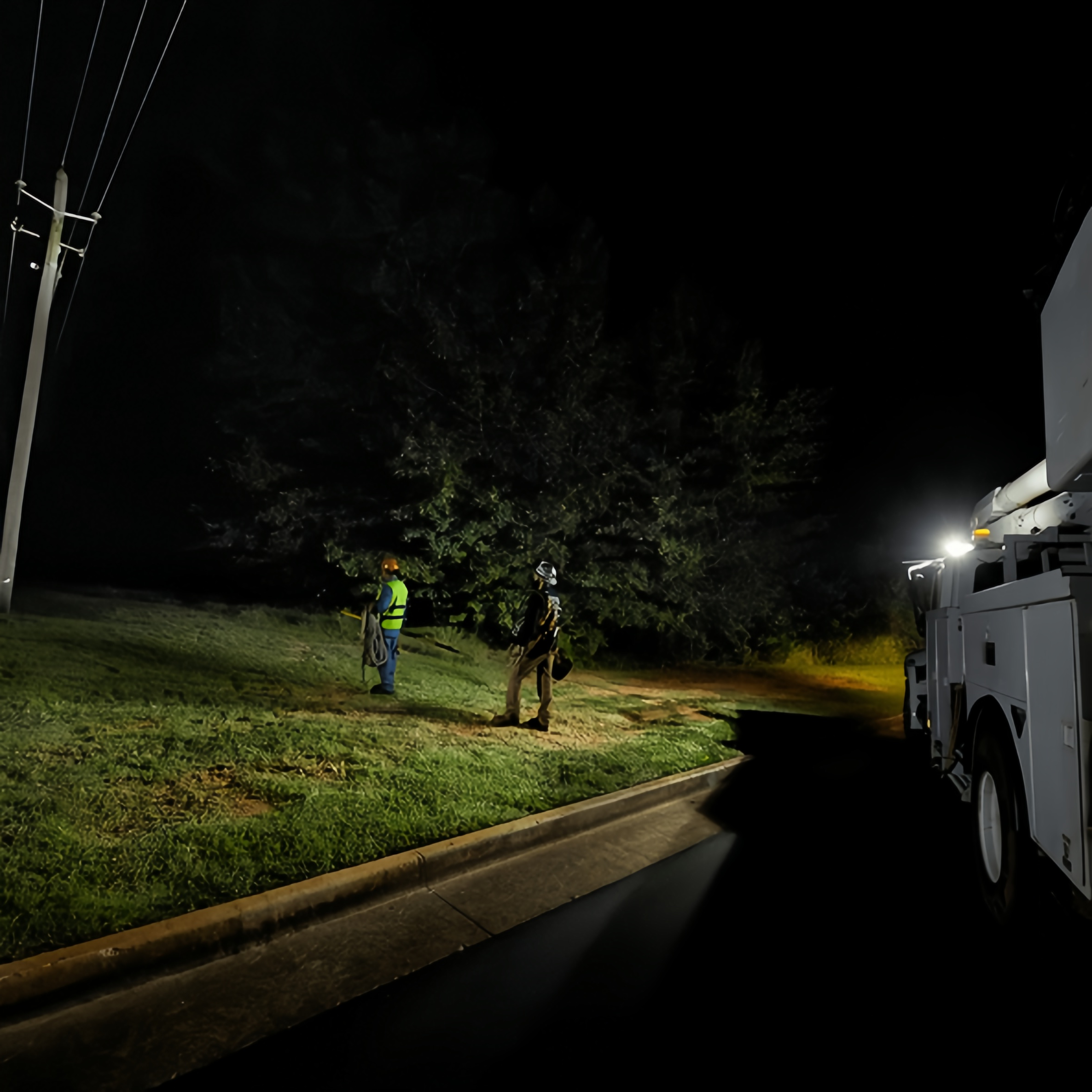 Remote-Control LED Searchlight-Ultra-Bright Long-Range Outdoor Spotlight