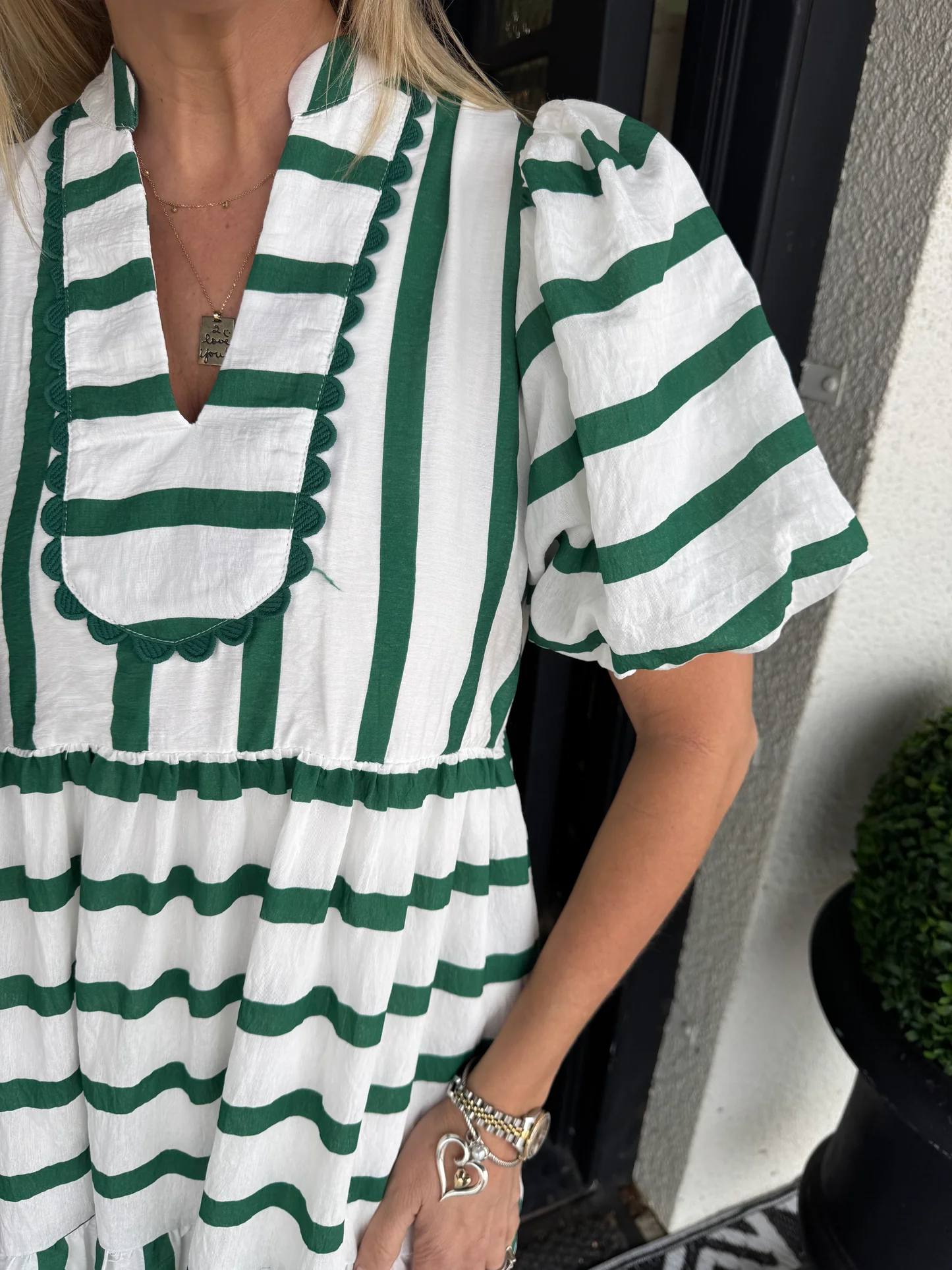 Women's Short Bubble Sleeve Striped Dress With Pockets