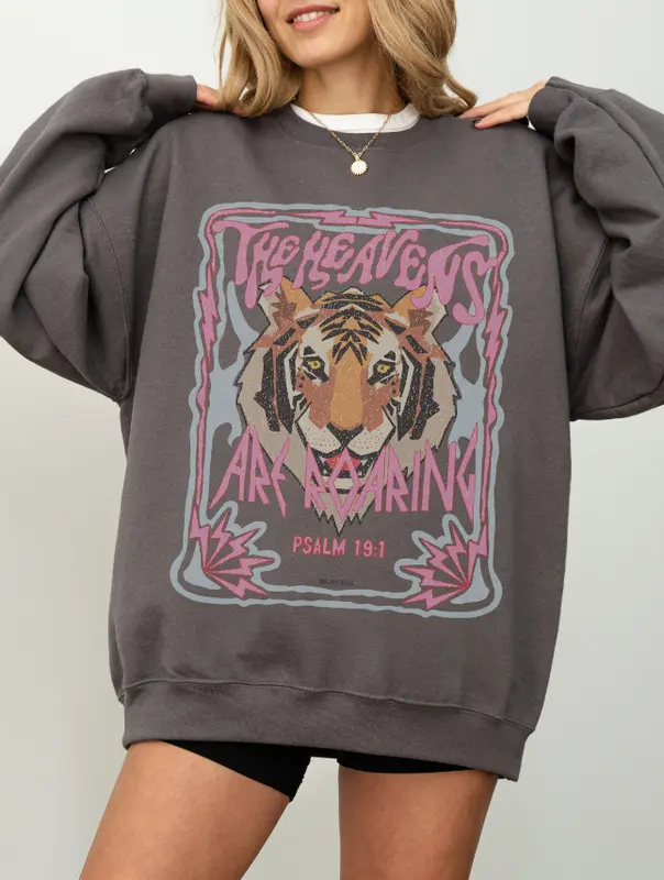 “The Heavens Are Roaring” Tiger Graphic Oversized Sweatshirt
