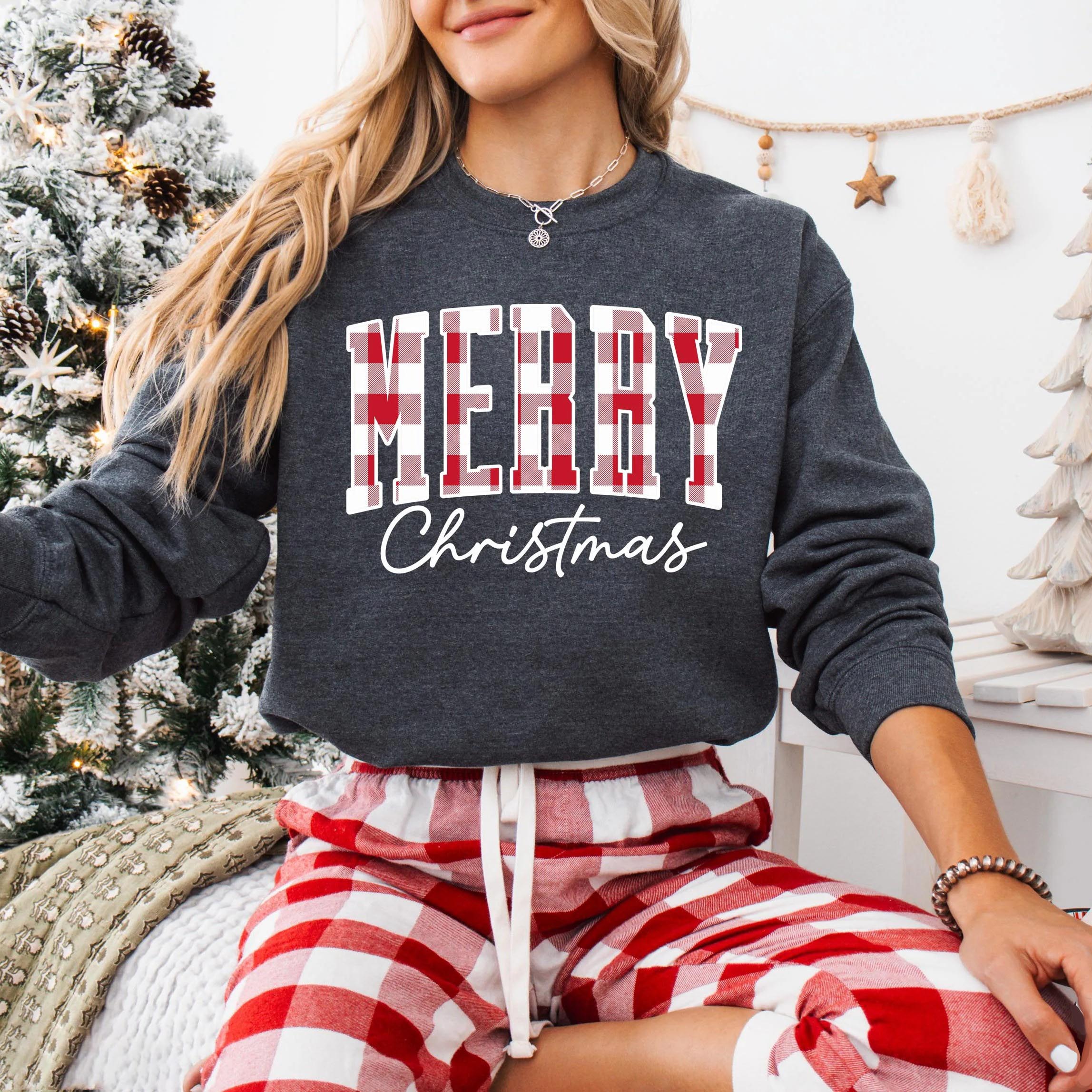 “Merry Christmas” Plaid Graphic Sweatshirt