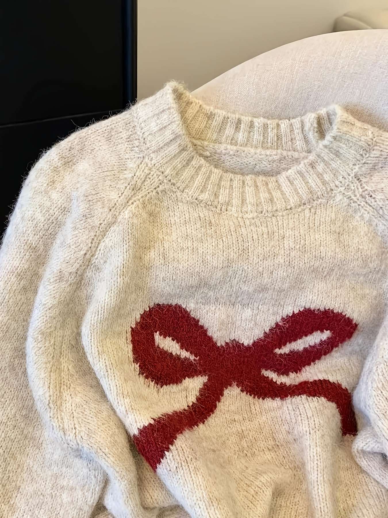 Women's Round Neck Playful Bow Knit Sweater