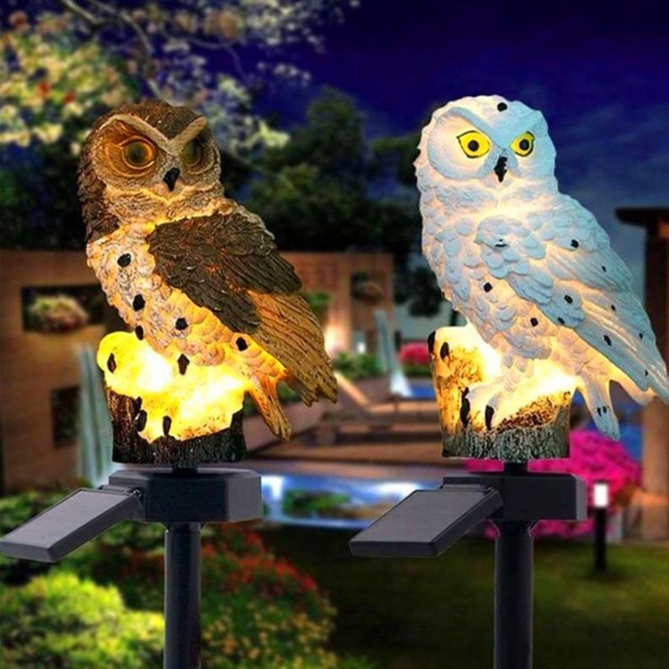 Eagle Figure Garden Solar Post