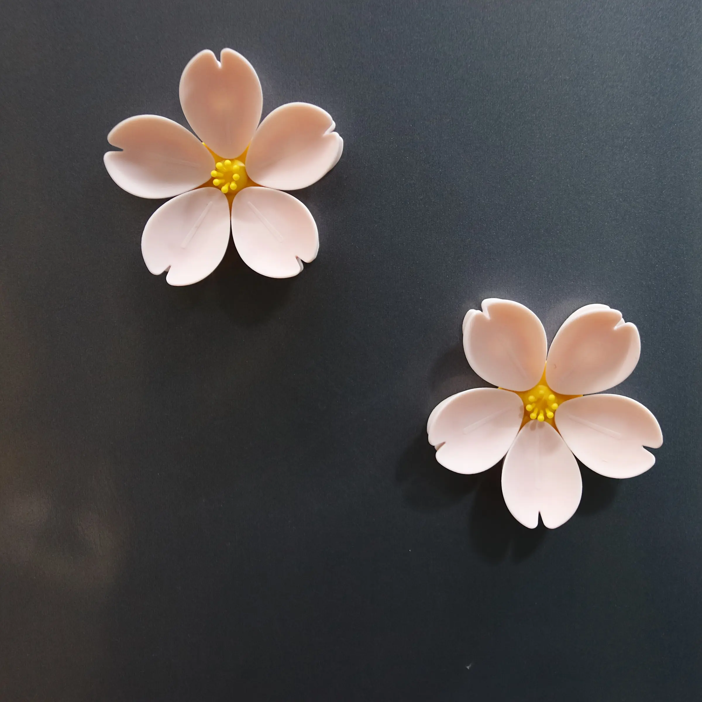 Flower Magnetic Fridge Sealing Clips, Cute Petal Fridge Magnet Snack Bag Clips for Kitchen Storage