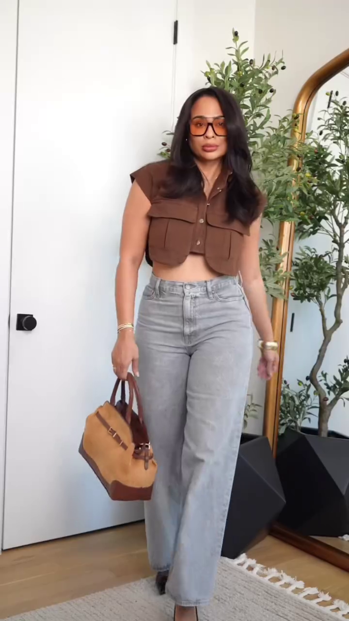 Fashionable Sleeveless Cut Short Shirt