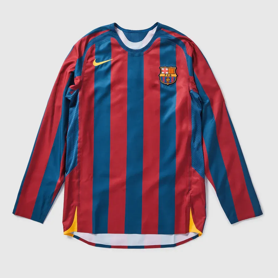 Nike FC Barcelona 2006 Reissue LS Shirt with Ronaldinho 10