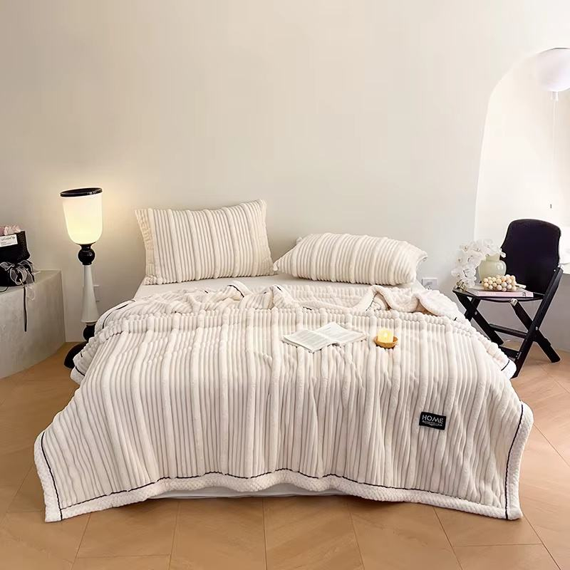 Custom OEM ODM Faux Rabbit Fur Blanket Anti-Pilling Soft Cozy Thickened Reversible for Hotel Homestay Bedroom Daily Home