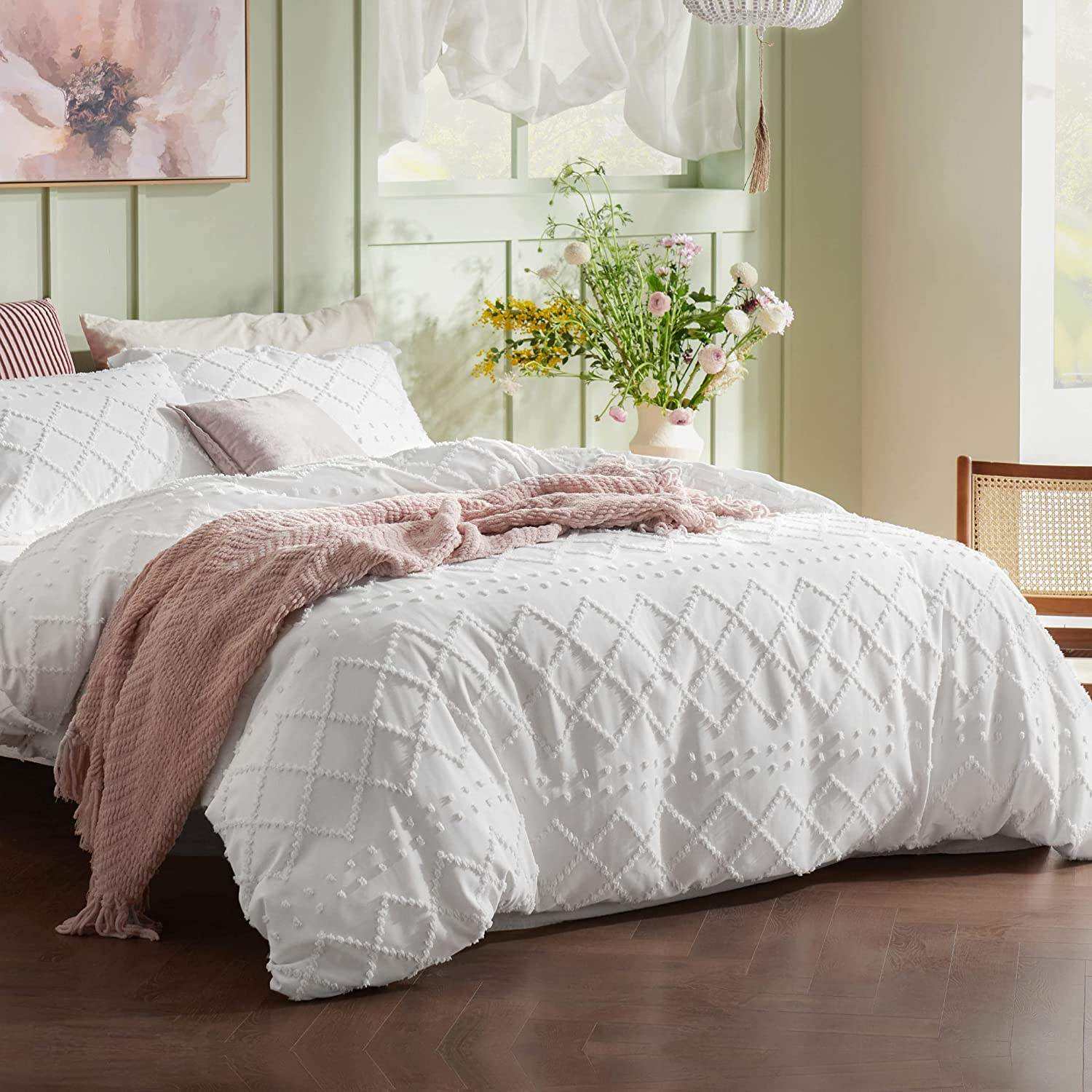 3 Pieces Shabby Chic Embroidery Duvet Cover Set King Size All Seasons Bedding Set with Tufted Details