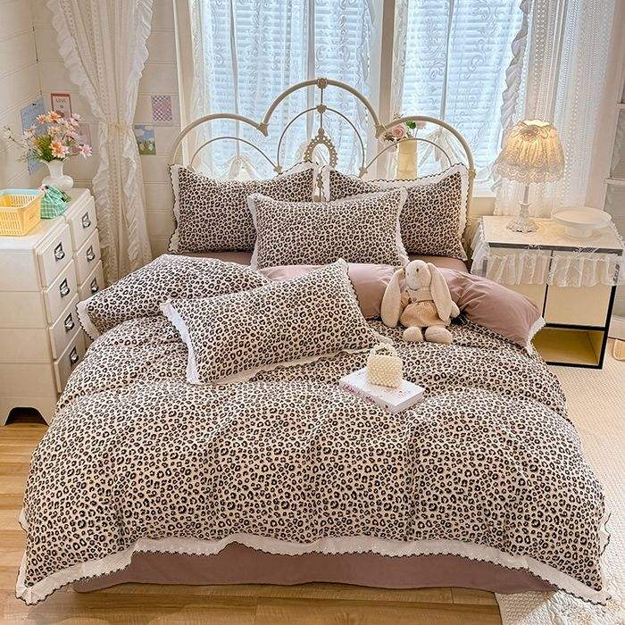 Custom OEM ODM Cloud Touch Soft Four Piece Bedding Suite OEM ODM Stylish Lace Washed Cotton Daily Household Rest Use