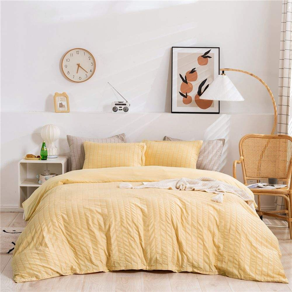 OEM ODM Wholesale All Season Breathable Polyester Bedding Set Solid Color Modern Design for Home Daily Rest