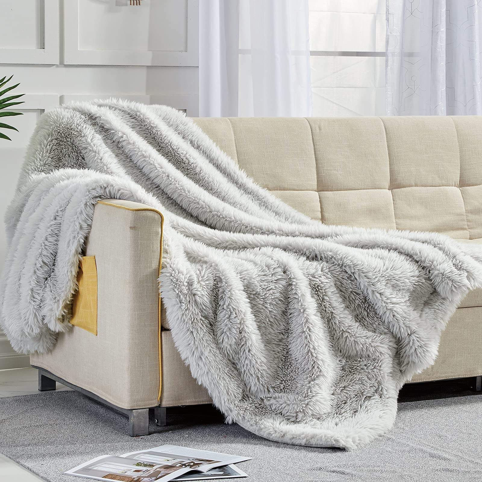 Wholesale Luxury Double Layer Rabbit Fur Blanket Ultra Soft Cozy Anti Shedding Thick Warm Throw Blanket for Home Decoration