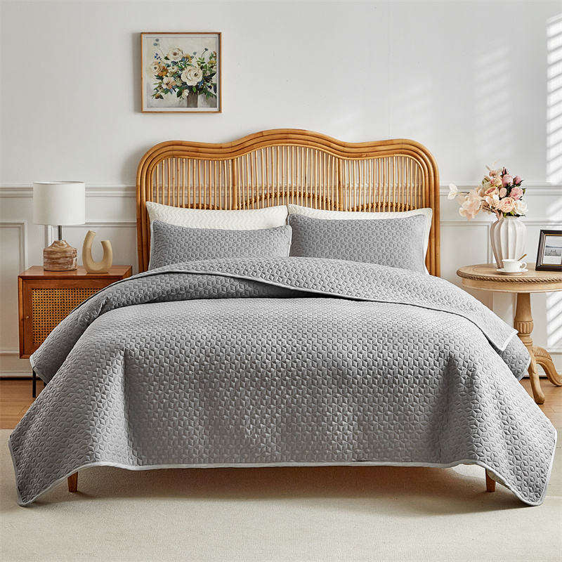Custom 3 Pieces 600TC Polyester Ultrasonic Quilt Set Geometric Stitching All Season Lightweight for Bedroom Home OEM ODM