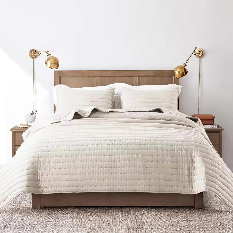 Modern Beige Polyester Bedding Set Soft Breathable Fabric Hotel Quality OEM Supply Home Bedroom Textil