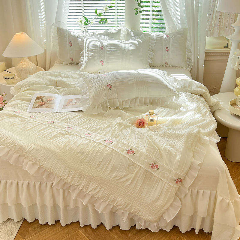 Custom OEM ODM French Style Princess Wind Washed Cotton Four Piece Bed Skirt Set With Embroidery for Summer Home Bedroom