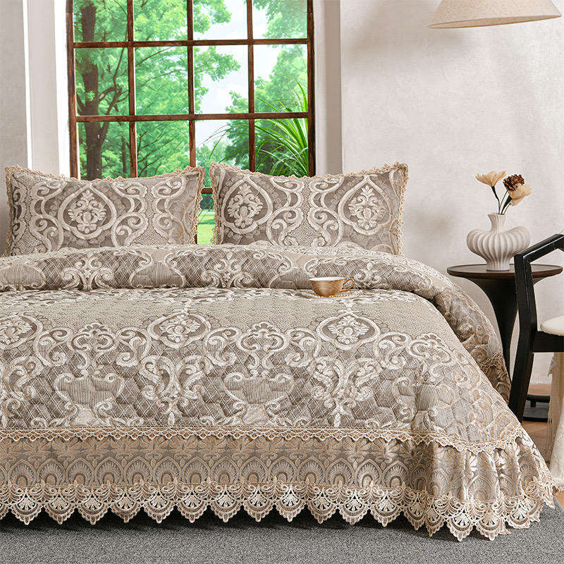 Custom OEM ODM Luxury Premium European Style Lace Ruffles Jacquard Embroidery 3Pcs Bed Cover Set King Size