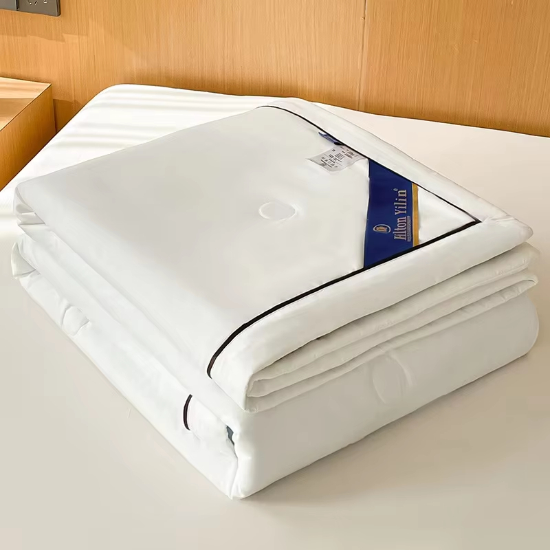 Custom OEM ODM Hilton Style Soybean Fiber Summer Quilt Soft Durable Breathable Quilt Suitable for All Home Hotel Use