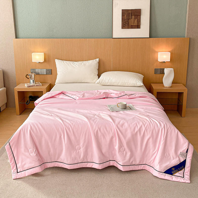 Custom OEM ODM Hilton Style Soybean Fiber Summer Quilt Soft Durable Breathable Quilt Suitable for All Home Hotel Use