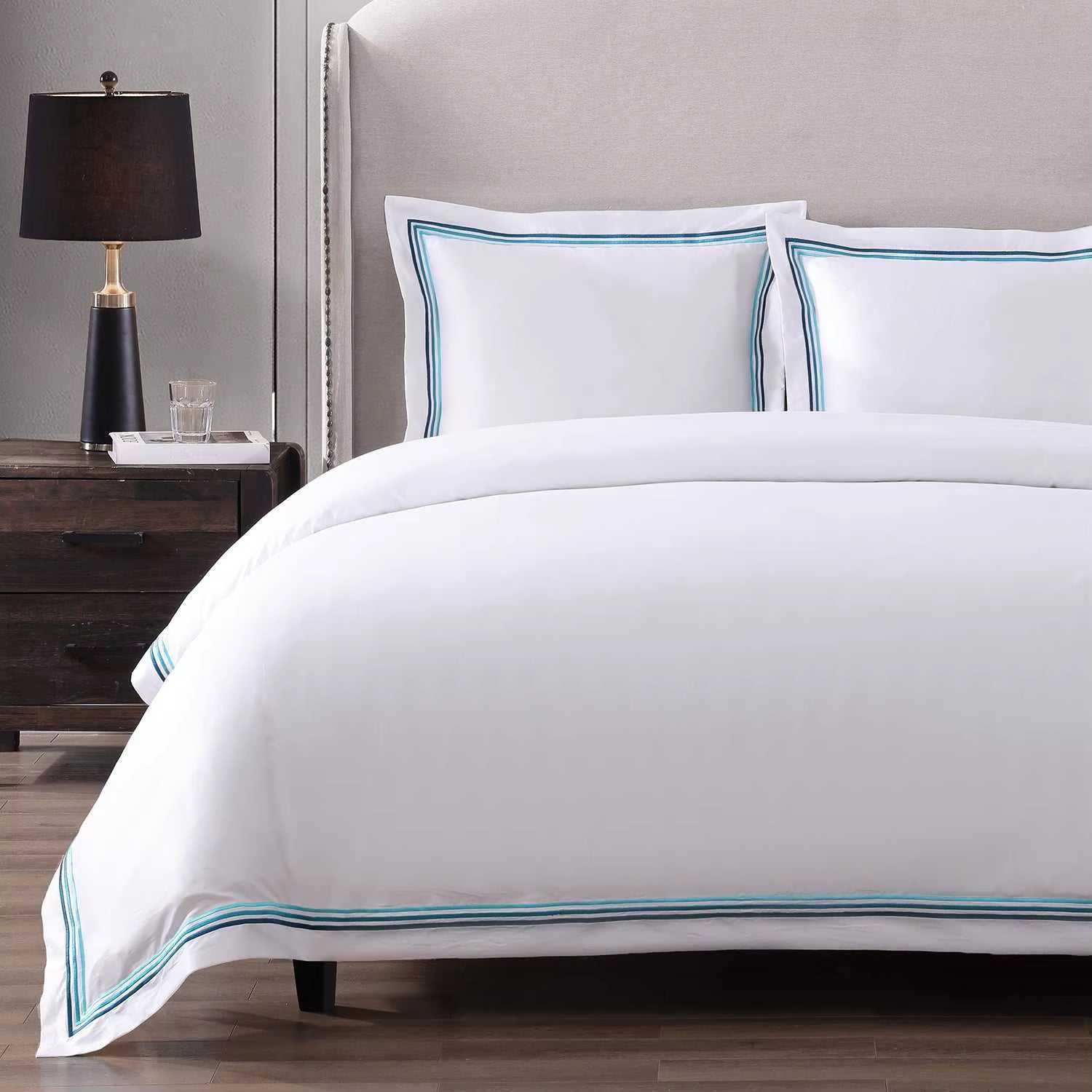 Custom OEM ODM 5 Star Hotel Bedding Set 100% Cotton Embroidery Multi Color Border Solid White Wholesale 5 Star Luxury Use