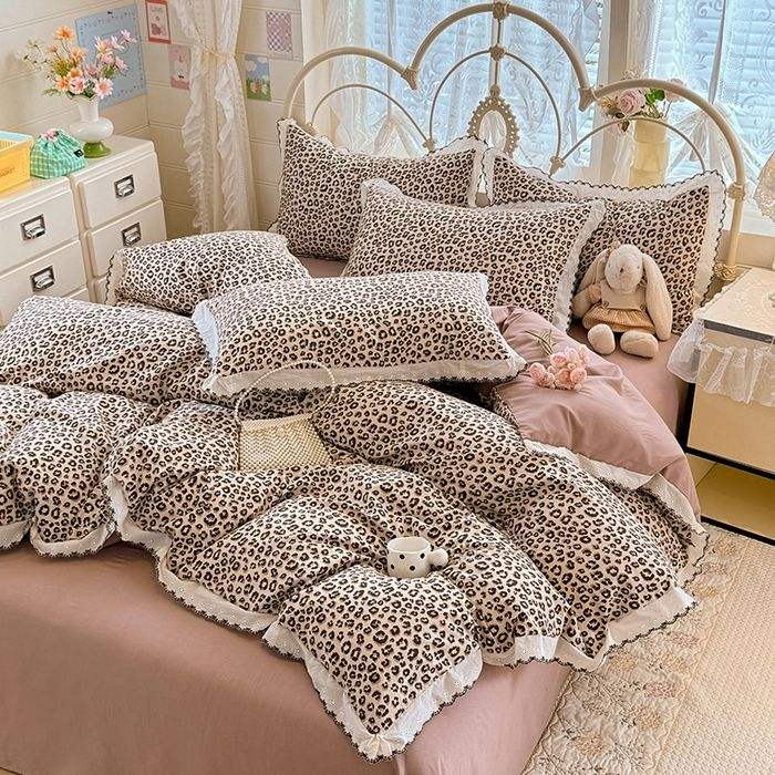 Custom OEM ODM Cloud Touch Soft Four Piece Bedding Suite OEM ODM Stylish Lace Washed Cotton Daily Household Rest Use