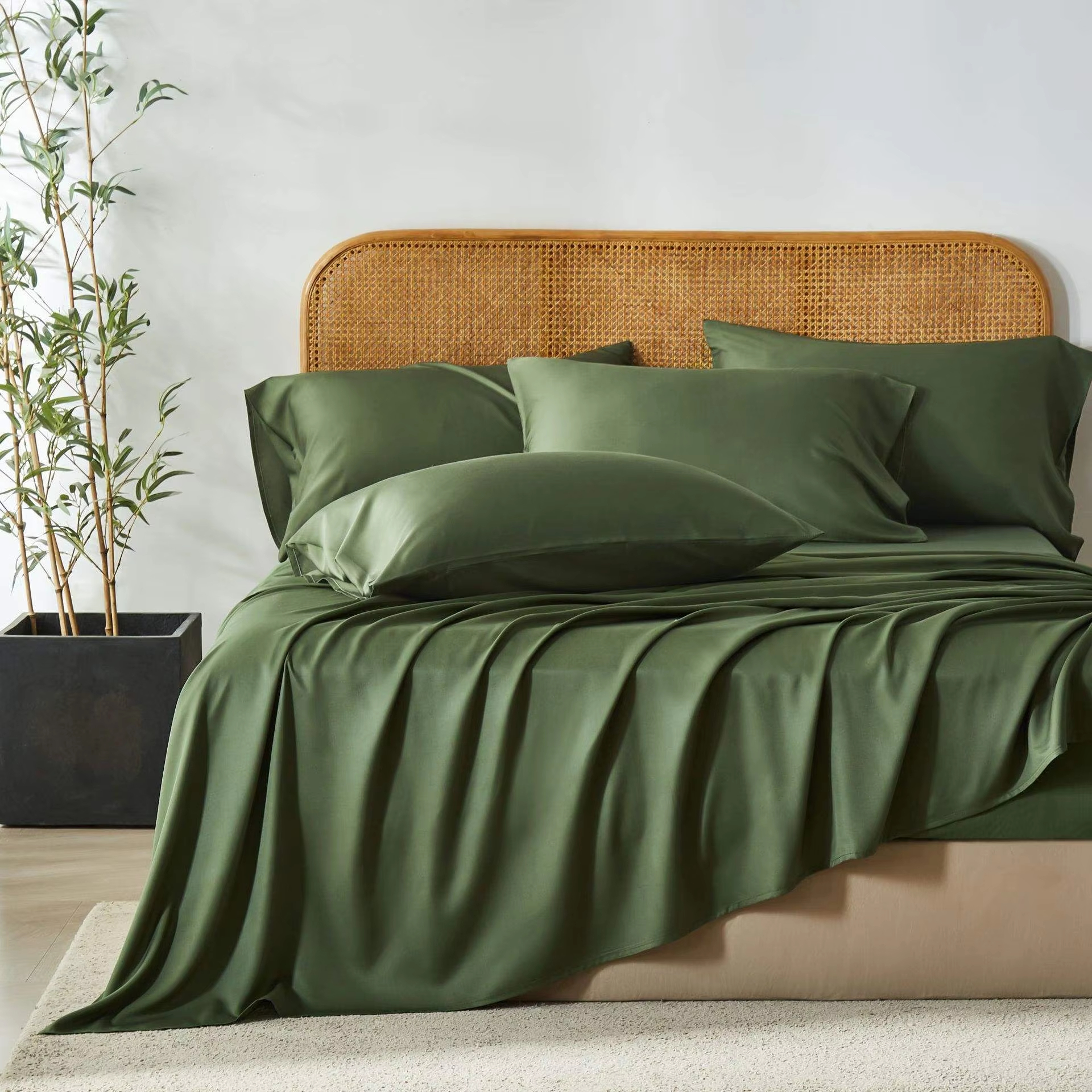 Wholesale Premium 4 Piece Hotel Silky Bedding Set Rayon Derived From Bamboo With 16 Inch Deep Pocket Cooling Sheet Set