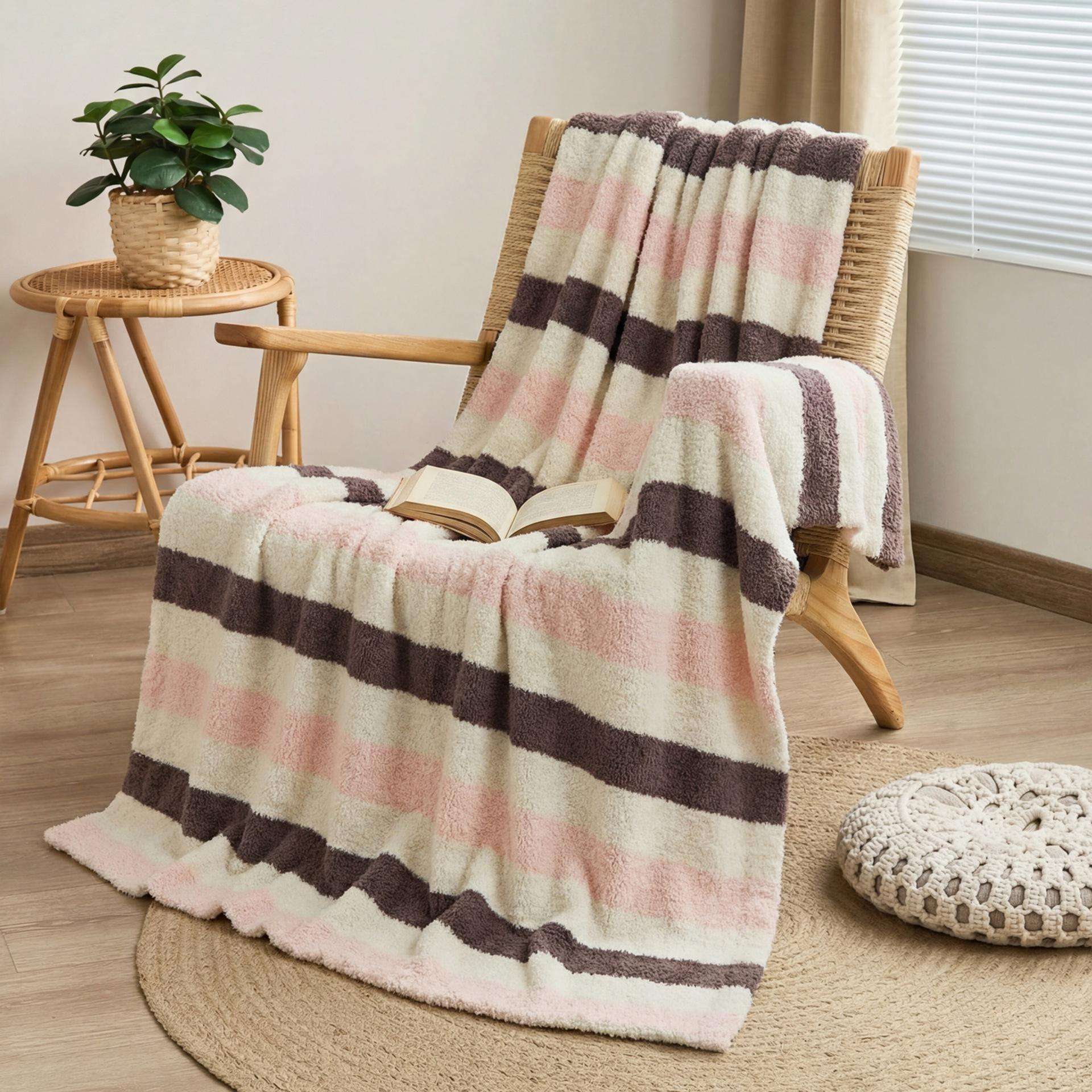 Custom OEM ODM Striped Polyester Knit Throw Blanket Cozy Warm Soft Breathable Modern Durable for Sofa Bedroom All Seasons