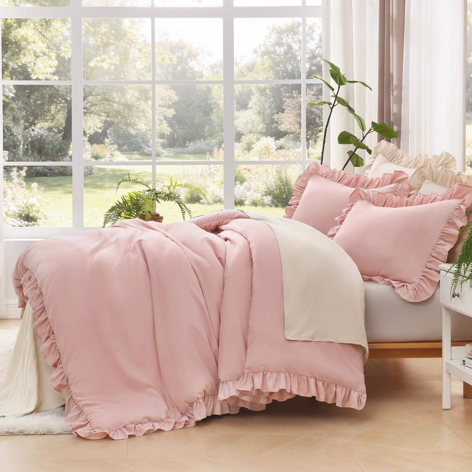 Custom 3 Pieces Pink Ruffle Edge Comforter Set Vintage Shabby Chic Style All Season Soft Breathable for Bedroom Home OEM ODM