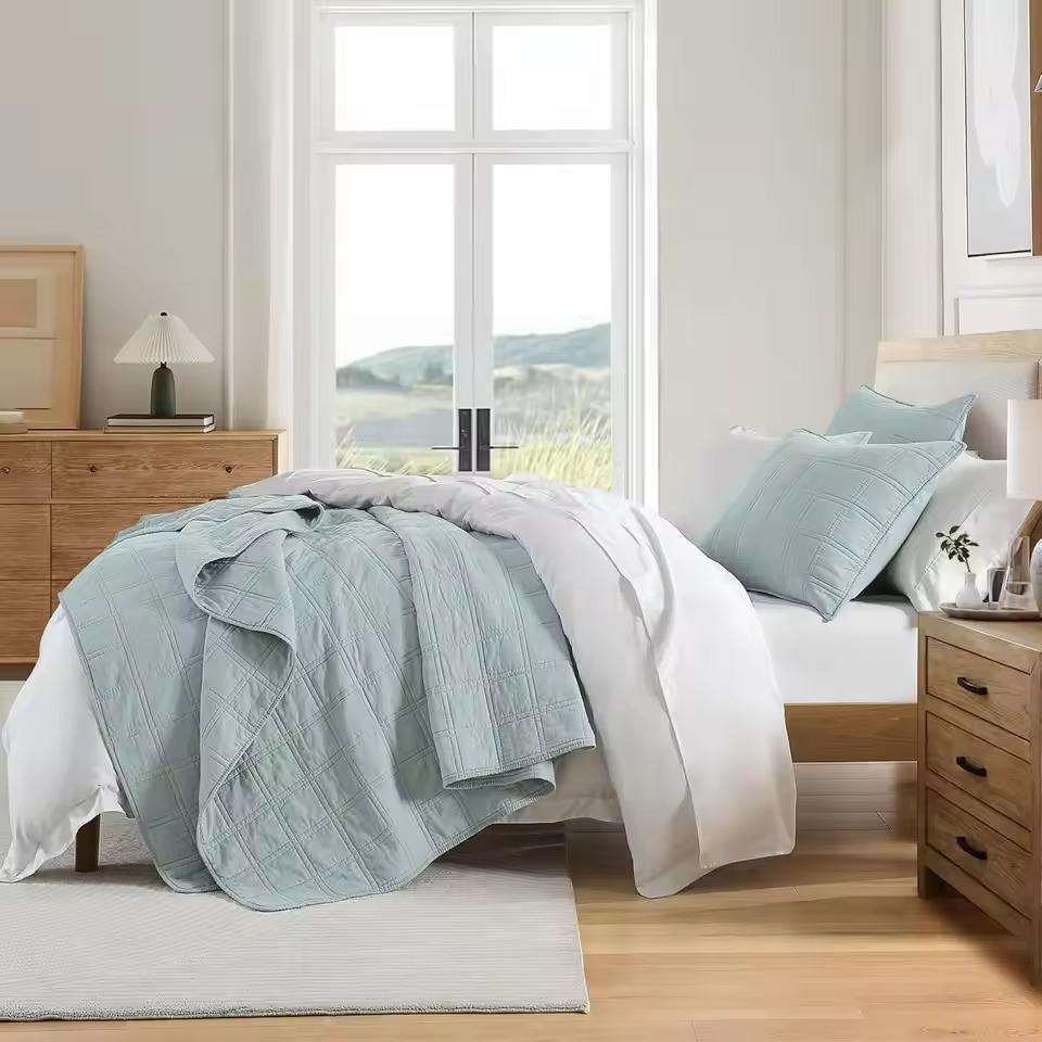 OEM ODM Custom Service Quilted Bedding Set Breathable Soft Fabric for Home Bedroom Wholesale Orders
