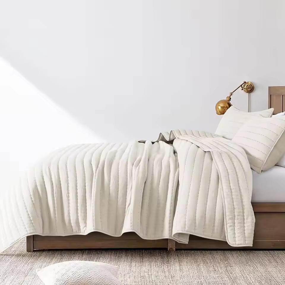 Modern Beige Polyester Bedding Set Soft Breathable Fabric Hotel Quality OEM Supply Home Bedroom Textil