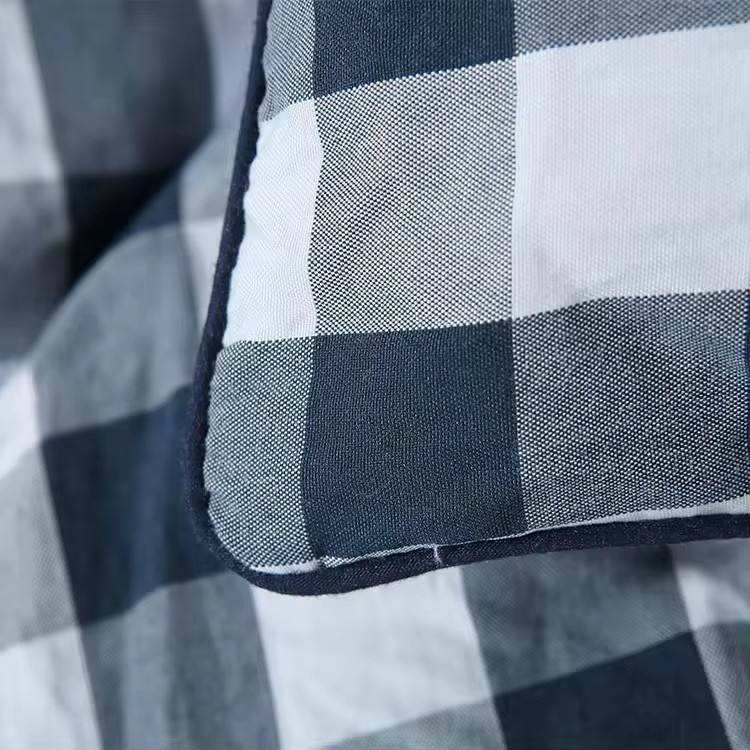 Custom Logo Oeko-tex Plaid Printed Polyester Comforter Breathable Soft Quilted Bedding for Home Bedroom Use OEM ODM
