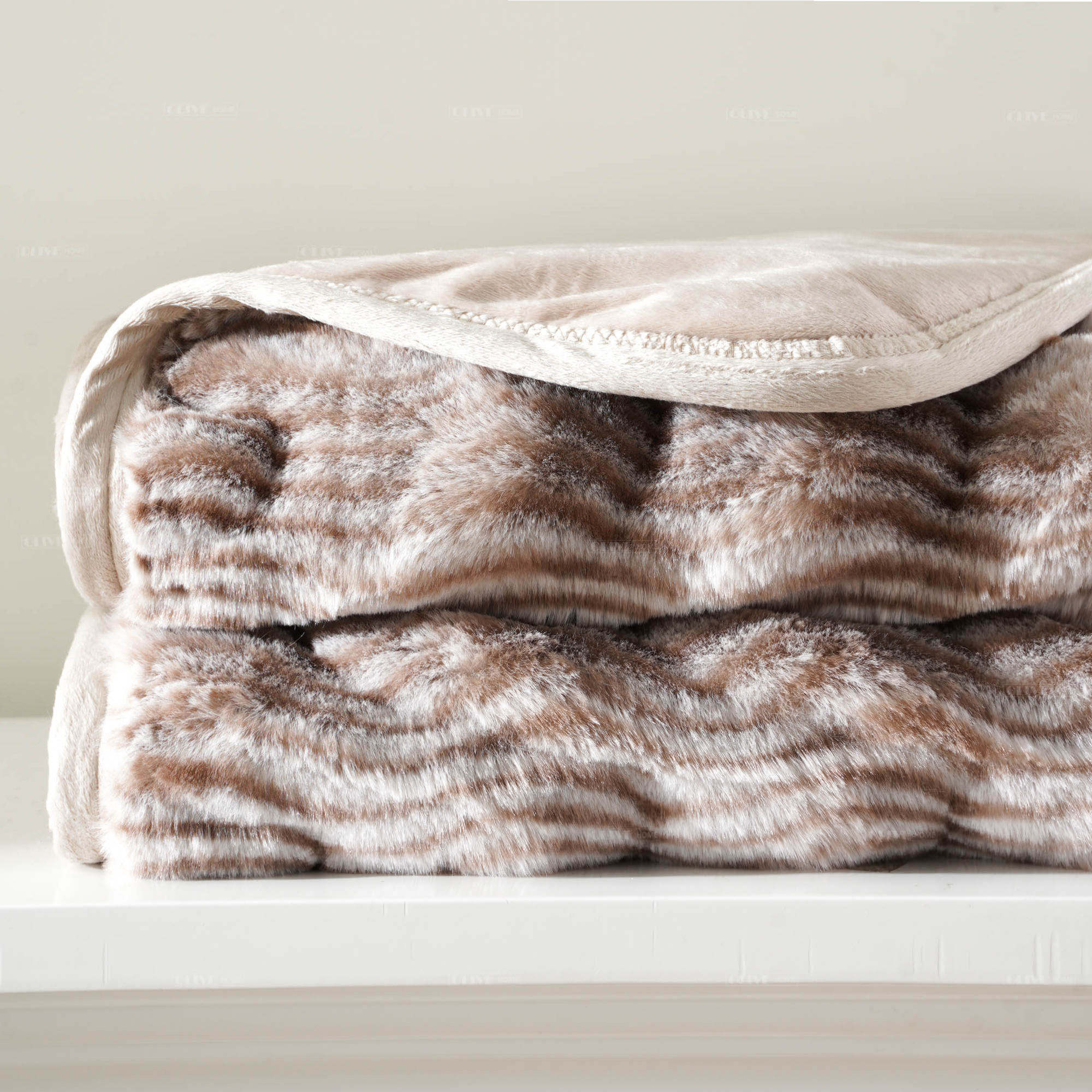 Super Soft Minky Throw Blanket No Shedding Embossed Wavy Pattern Eco Friendly Winter Warm For Home And Travel OEM ODM