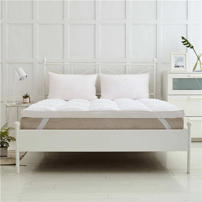 OEM ODM Wholesale 3-4 Inch Gusset Queen Goose Down Mattress Topper Feather Bed Baffled for Bedroom Hotel Home Bulk Order