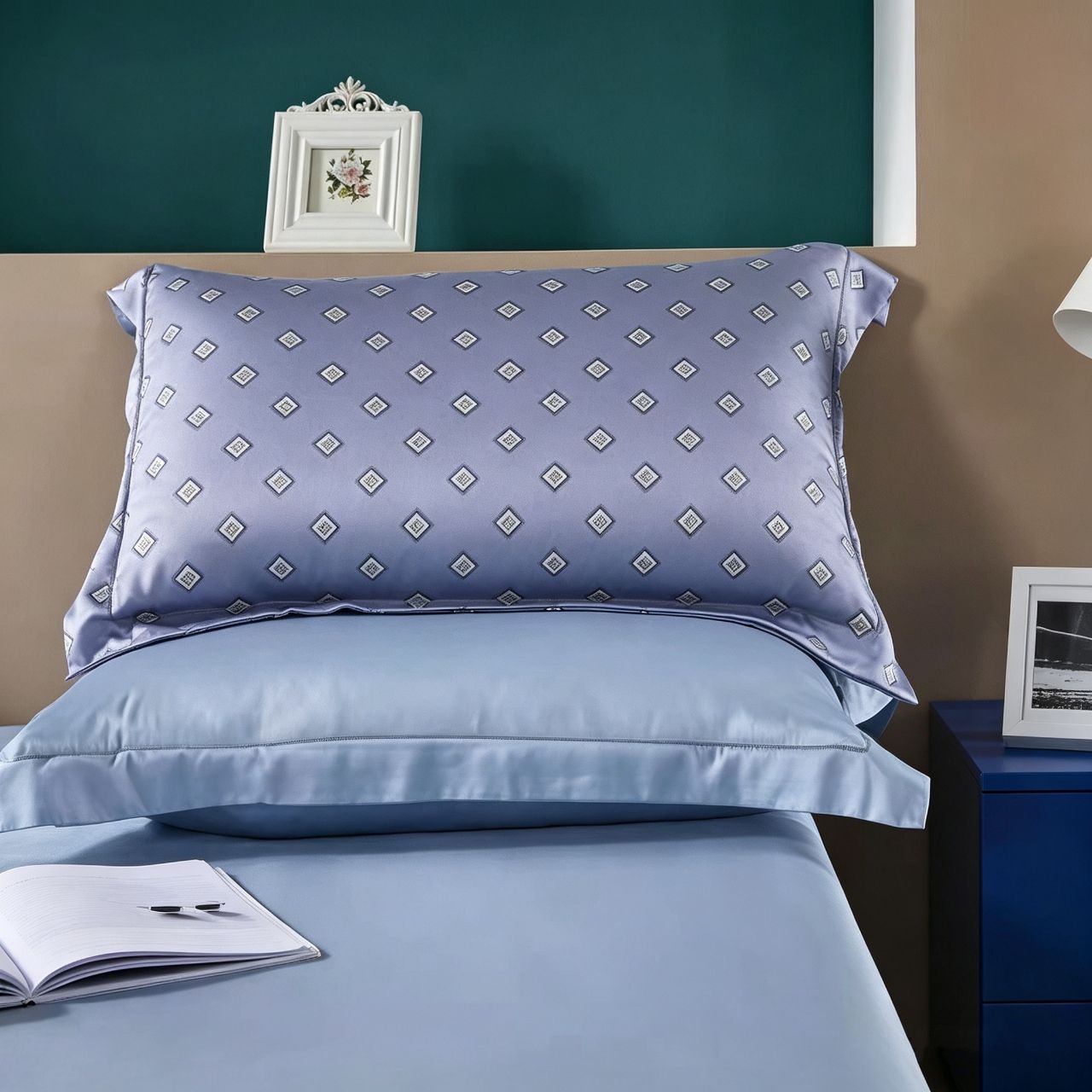 Custom Logo 300TC Printed Bedding Set Breathable Cooling Comforter for Home Bedroom OEM ODM