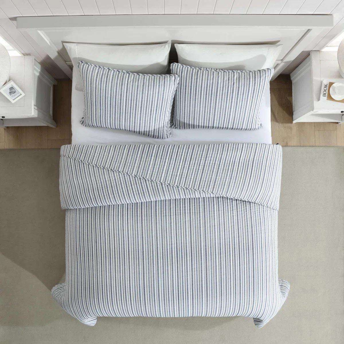 Modern Beige Polyester Quilted Bedding Set Soft Breathable Fabric Hotel Quality Textile for Home and Hotel Bedroom Daily Use
