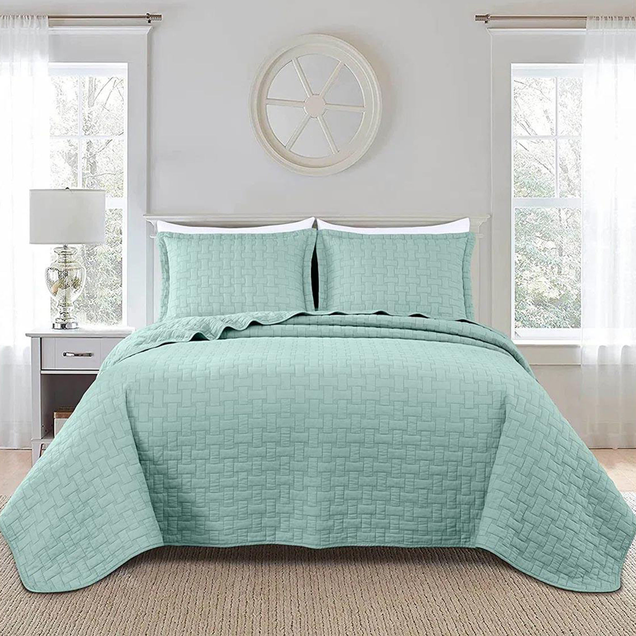The Bedspread Features a Fresh Light Green Tone and Classic Quilted Pattern Striped Perfect for Romantic Bedroom Decor OEM ODM