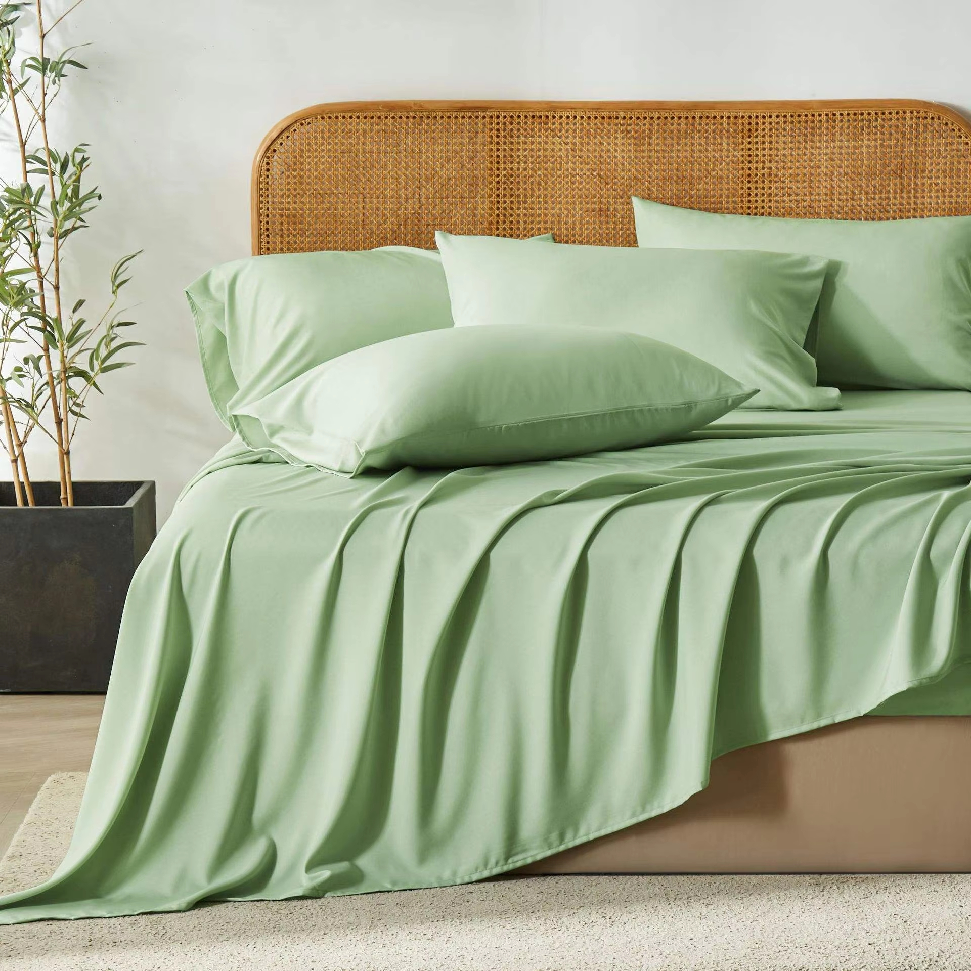 Wholesale Premium 4 Piece Hotel Silky Bedding Set Rayon Derived From Bamboo With 16 Inch Deep Pocket Cooling Sheet Set