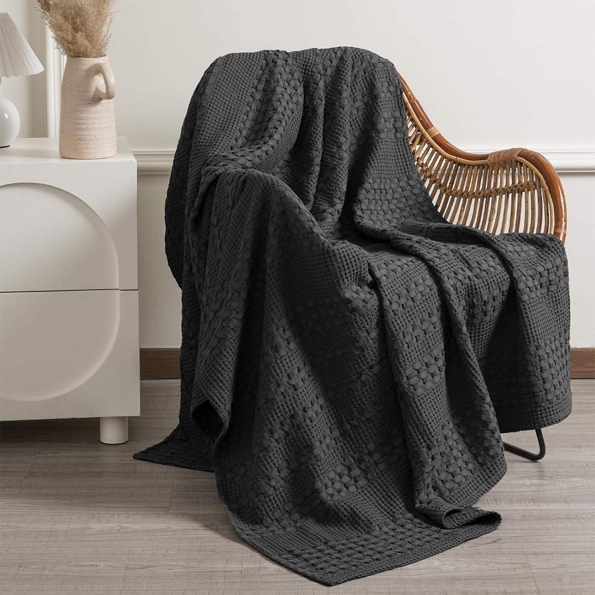 Custom OEM ODM 100 Percent Cotton Waffle Knitted Throw Blanket Solid Color for Hotel Home Decoration Travel