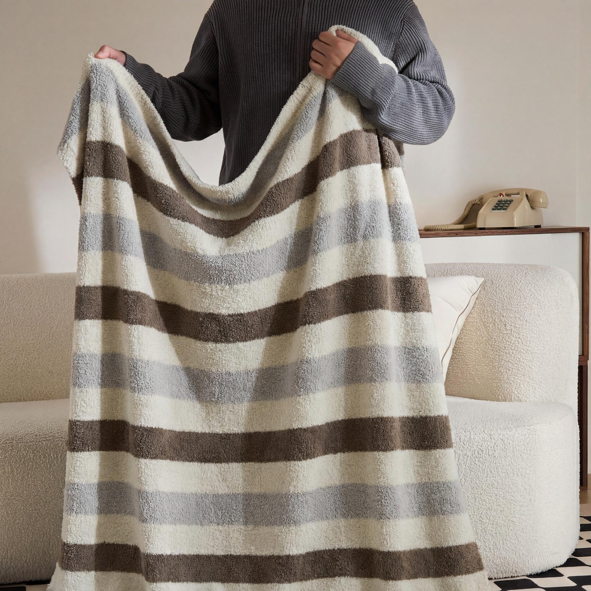 Custom OEM ODM Striped Polyester Knit Throw Blanket Cozy Warm Soft Breathable Modern Durable for Sofa Bedroom All Seasons
