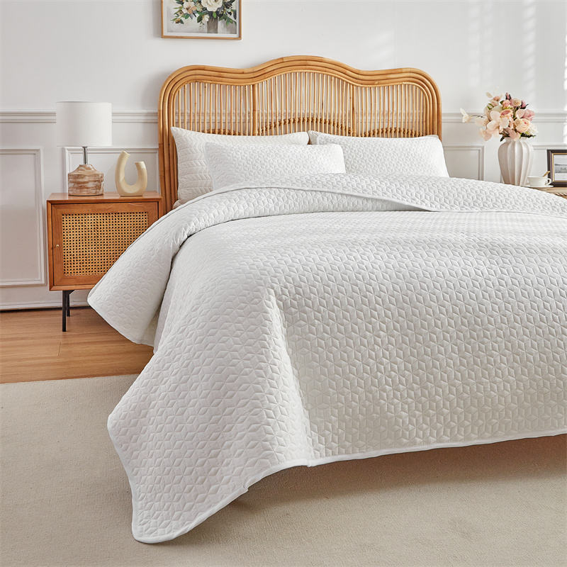 Custom 3 Pieces 600TC Polyester Ultrasonic Quilt Set Geometric Stitching All Season Lightweight for Bedroom Home OEM ODM