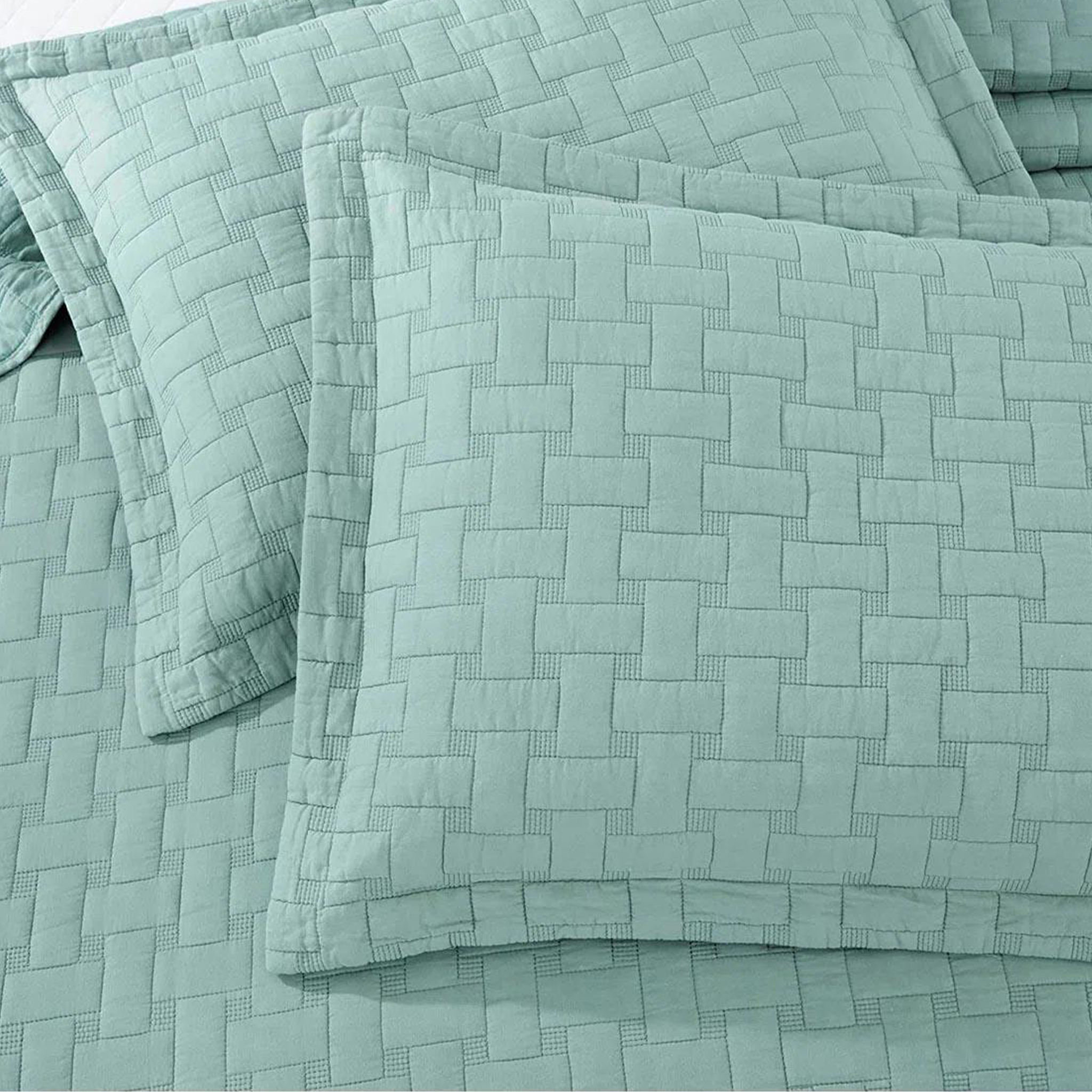 The Bedspread Features a Fresh Light Green Tone and Classic Quilted Pattern Striped Perfect for Romantic Bedroom Decor OEM ODM