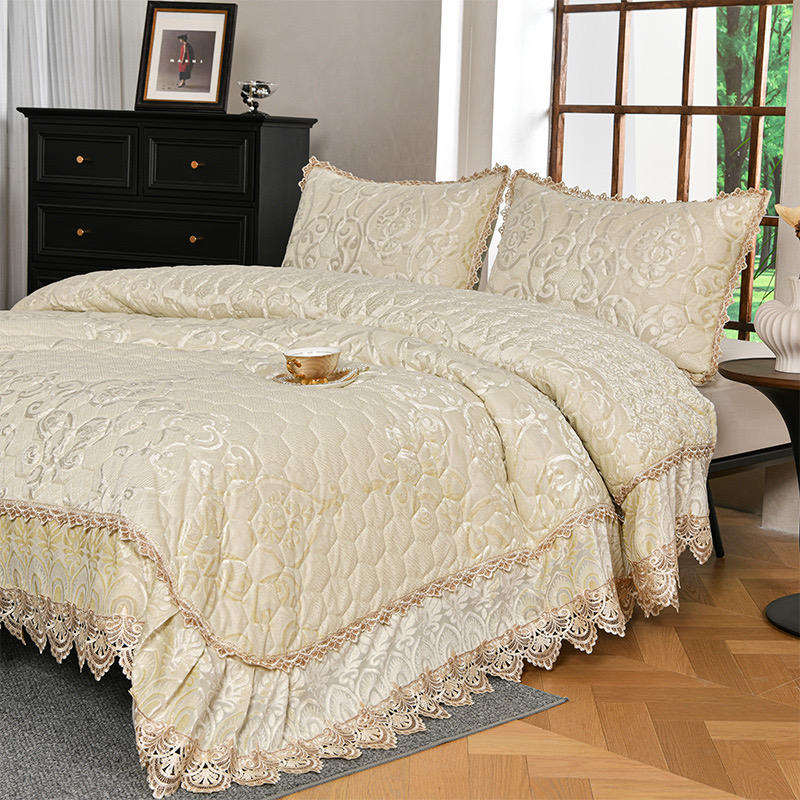 Custom OEM ODM Luxury Premium European Style Lace Ruffles Jacquard Embroidery 3Pcs Bed Cover Set King Size