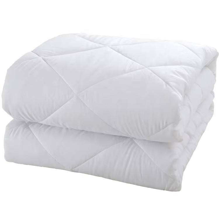 Custom Logo Bamboo Fiber Quilt Breathable Waterproof Comforter Solid Color Bamboo Filling Duvet for Home OEM ODM