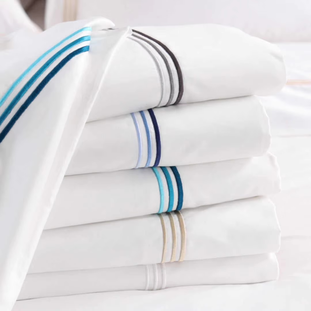 Custom OEM ODM 5 Star Hotel Bedding Set 100% Cotton Embroidery Multi Color Border Solid White Wholesale 5 Star Luxury Use
